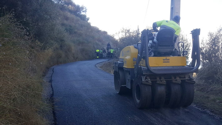 El municipio sexitano mejora el camino agrícola en el Pago de Guerra de La Herradura
